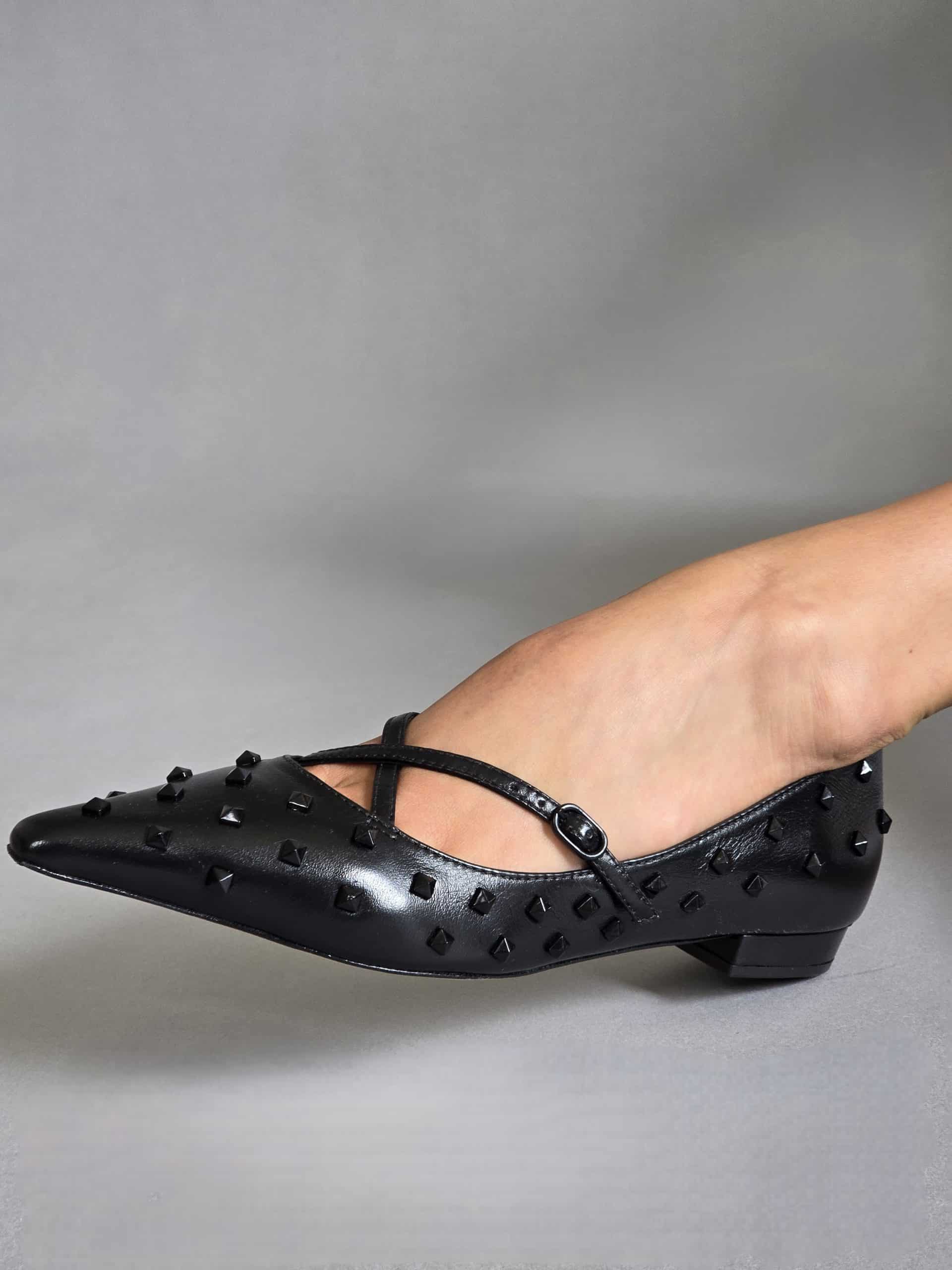 Mara Black Flat